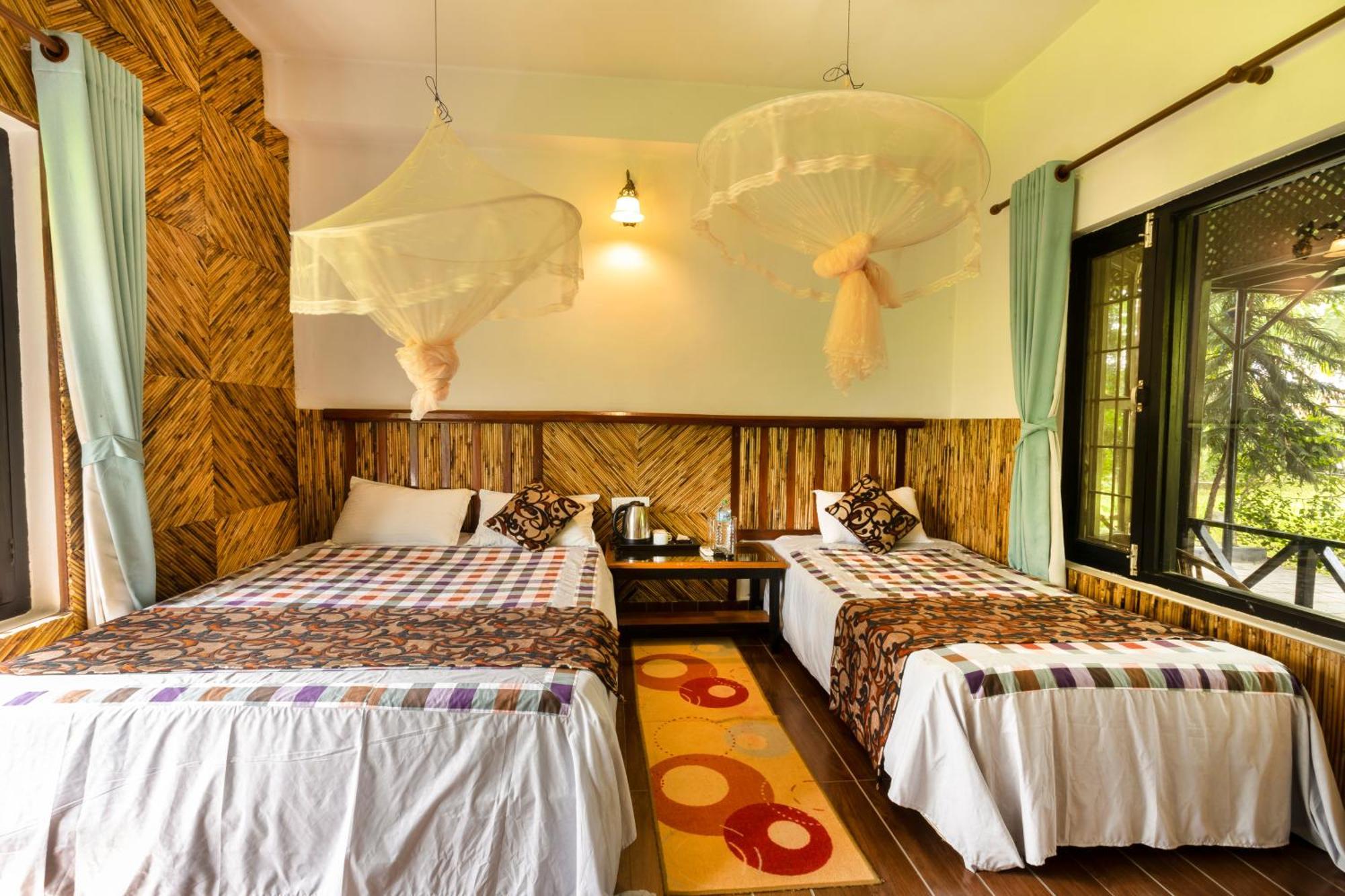 Hotel Parkside & Swimming Pool-Between Greenery And Azure ,Your Perfect Retreat Chitwan Exterior foto
